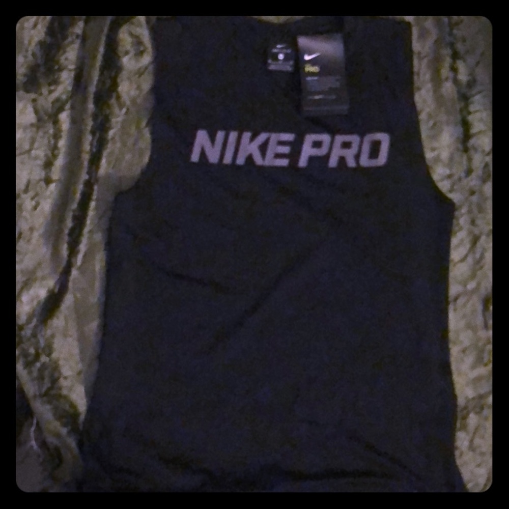 NIKE PRO woman’s dri fit sleeves tee